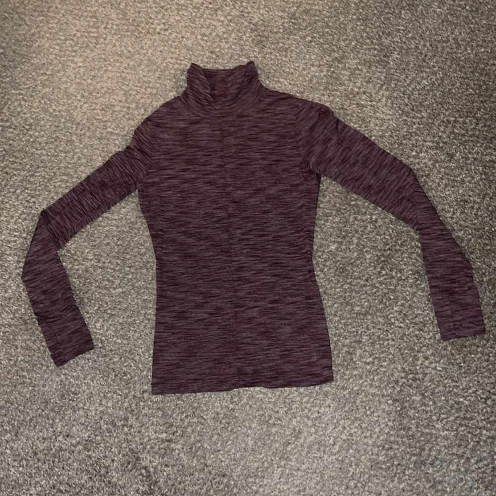 Lululemon long sleeve top. 2